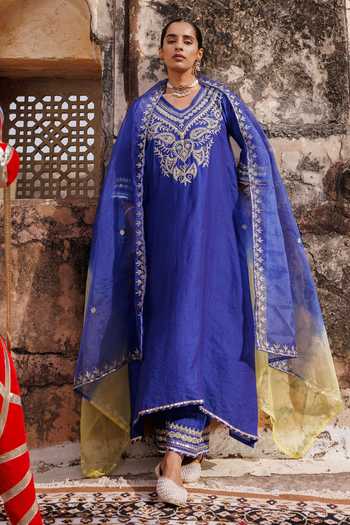 Buy_Bannhi By Priyanka Rathore_Blue Chanderi Embroidery, Gota Patti V-neck, Yes Yoke Kurta Set 