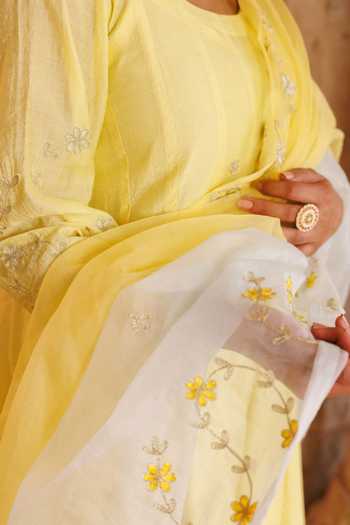 Bannhi By Priyanka Rathore_Yellow Chanderi Embroidery, Gota Patti Scoop Neck Anarkali Set _Online_at_Aza_Fashions