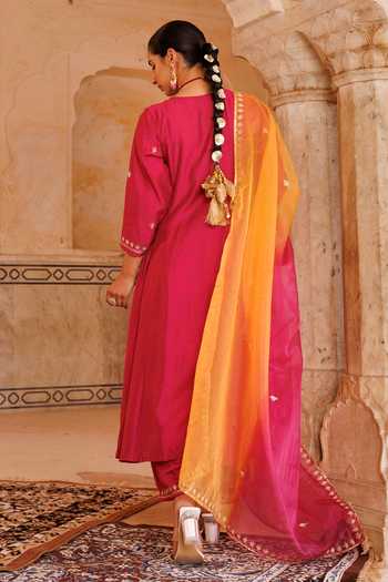 Shop_Bannhi By Priyanka Rathore_Magenta Chanderi Embroidery, Gota Patti V-neck Aari Anarkali Set _at_Aza_Fashions