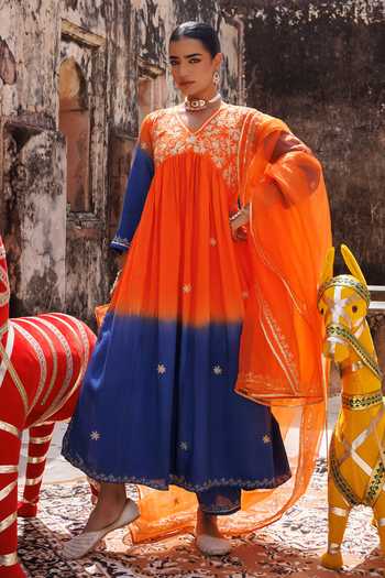 Buy_Bannhi By Priyanka Rathore_Blue Chanderi Embroidery V-neck Anarkali Set _at_Aza_Fashions