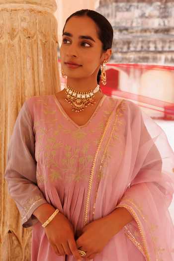 Bannhi By Priyanka Rathore_Grey Chanderi Zari, Embroidery V-neck Kurta Set _Online_at_Aza_Fashions