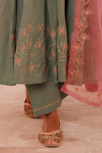 Bannhi By Priyanka Rathore_Green Cotton Embroidery Round Neck Anarkali Set _Online_at_Aza_Fashions