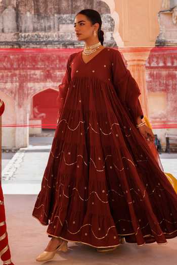 Bannhi By Priyanka Rathore_Maroon Cotton Embroidery, Zari V-neck Anarkali Set _Online_at_Aza_Fashions