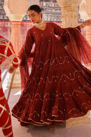 Buy_Bannhi By Priyanka Rathore_Maroon Cotton Embroidery, Zari V-neck Anarkali Set 