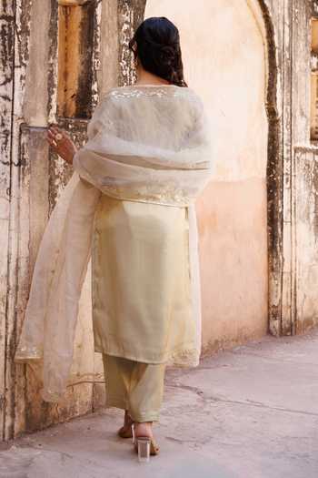 Shop_Bannhi By Priyanka Rathore_Green Silk Embroidery, Zari Hand Kurta Set _at_Aza_Fashions