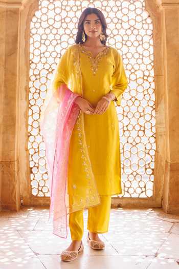 Buy_Bannhi By Priyanka Rathore_Yellow Silk Embroidery, Zari Hand Kurta Pant Set _at_Aza_Fashions