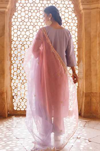 Shop_Bannhi By Priyanka Rathore_Purple Silk Embroidery Split V-neck, Yes Neckline Kurta Set _at_Aza_Fashions