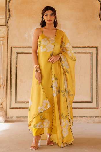 Buy_Bannhi By Priyanka Rathore_Yellow Kota Doria Foil Printing, Embroidery Scoop Neck Printed Kurta Set _Online_at_Aza_Fashions