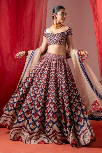 Buy_Baise Gaba_Multi Color Satin, Linen, Organza Embroidery Square Kalshi Scallop Lehenga Set _Online