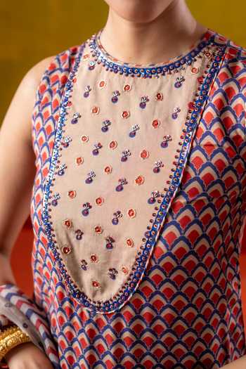 Buy_BAISE GABA_Multi Color Muslin, Chiffon Embroidery Crew Jhanjhar Scallop Print Kurta Set _Online