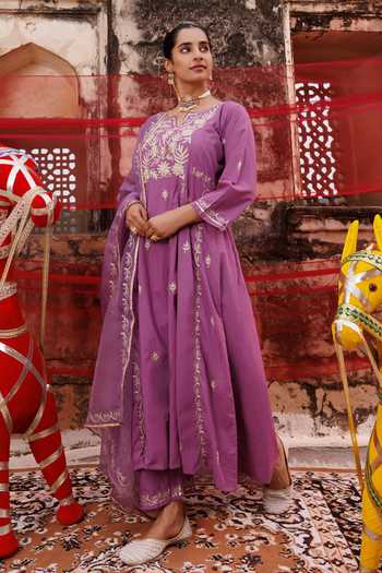 Bannhi By Priyanka Rathore_Purple Cotton Gota Patti V-neck Embroidered Anarkali Set _Online