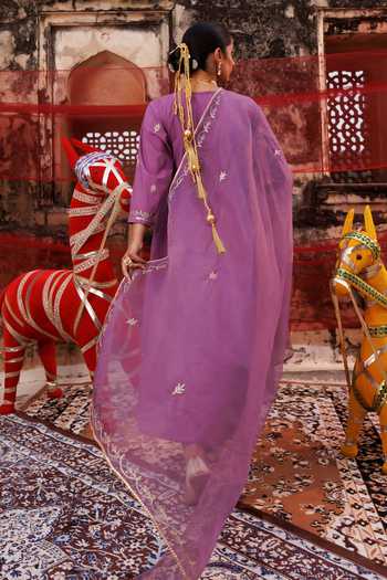 Shop_Bannhi By Priyanka Rathore_Purple Cotton Gota Patti V-neck Embroidered Anarkali Set _at_Aza_Fashions