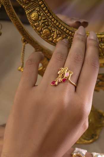 Buy_Manner_Pink Chains Baani Gulaabi Drop Ring _at_Aza_Fashions