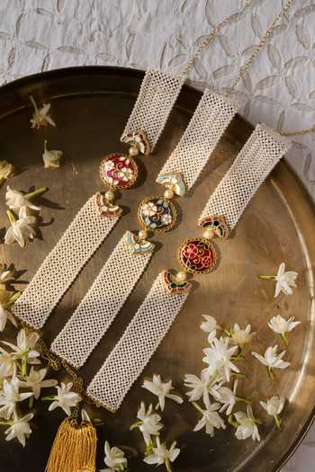 Shop_Manner_White Meher Pearl Phulkari Choker _at_Aza_Fashions