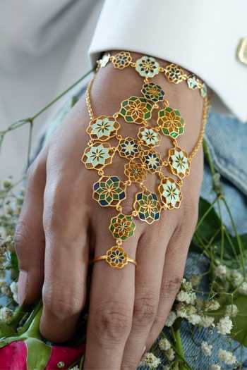 Buy_Manner_Gold Plated Gul Flower Carved Haathphool _at_Aza_Fashions