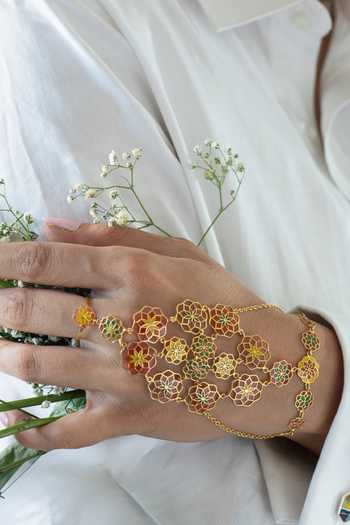 Buy_Manner_Gold Plated Gul Phulkaari Haathphool _at_Aza_Fashions