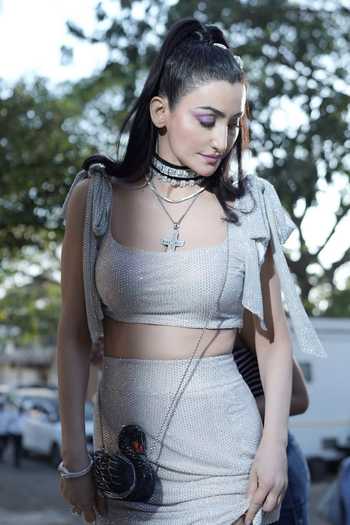 Buy_Itrh_Silver Net Crystals Square Neck Sparkling Embroidered Skirt And Top Set 