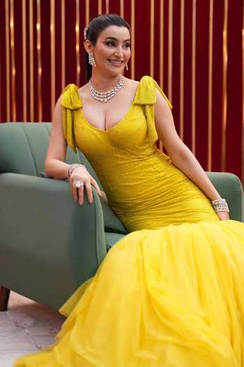 Itrh_Yellow Net Crystals Sweetheart Neck Daisy Fishcut Embellished Gown _Online_at_Aza_Fashions