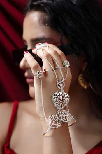 Buy_Manner_Silver Plated Chains Rakaan Heart Haathphool _Online_at_Aza_Fashions