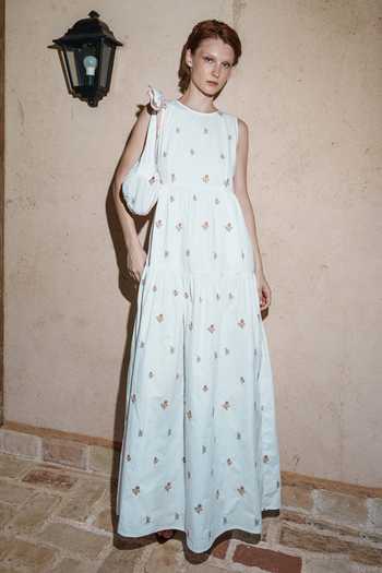 Buy_Shruti Sancheti_White Poplin Embroidery Round Neck Floral Dress _at_Aza_Fashions