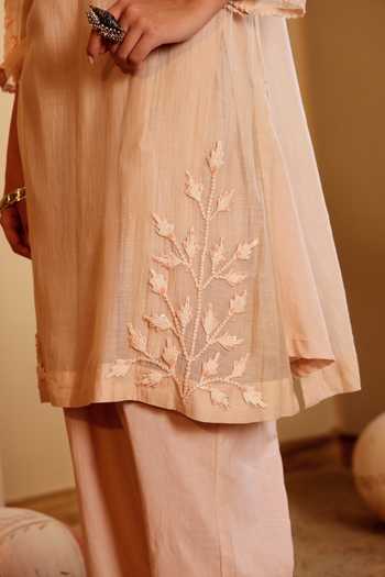 Shop_Sonali Methi_Pink Chanderi Embroidery V-neck Mul Crochetta Kurta Set _Online_at_Aza_Fashions