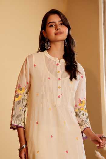 Buy_Sonali Methi_Off White Chanderi Embroidery Mandarin Collar Mul Thread Work Kurta And Pant Set _Online_at_Aza_Fashions