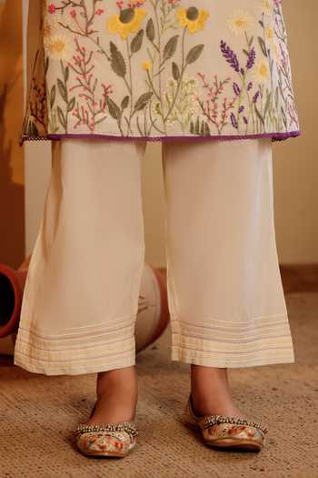 Buy_Sonali Methi_Off White Chanderi Embroidery Mandarin Collar Mul Thread Work Kurta And Pant Set 