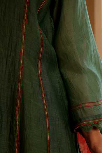 Buy_Sonali Methi_Green Chanderi Embroidery V-neck Kurta Set With Crochetta Work Dupatta _Online_at_Aza_Fashions
