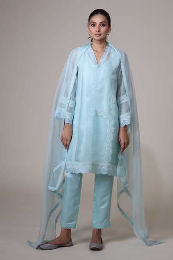 Buy_Bunka_Mint Organza Lace V-neck Farida Kurta Set _at_Aza_Fashions