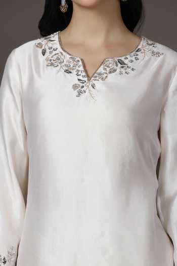 Buy_Pooja Peshoria_Ivory Silk, Brocade Embroidery, Sequins, Beads, Neckline Kurta And Palazzo Set 