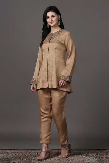 Pooja Peshoria_Gold Tissue, Shantoon Sequins, Beads, Cut Placement Embroidered Kurta And Pant Set _at_Aza_Fashions