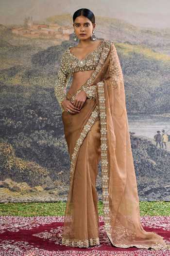 Buy_Itrh_Brown Organza Beads, Stones, Mirrors V-neck Varnika Saree Set _at_Aza_Fashions