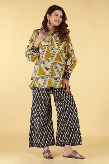 Buy_Kalakaari By Sagarika_Black Cotton Collared Geometric Print Shirt And Pant Set _at_Aza_Fashions