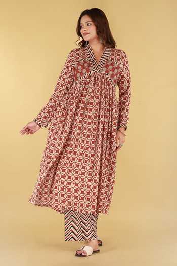 Shop_Kalakaari By Sagarika_Off White Cotton V-neck Block Printed Kurta And Palazzo Set _Online_at_Aza_Fashions