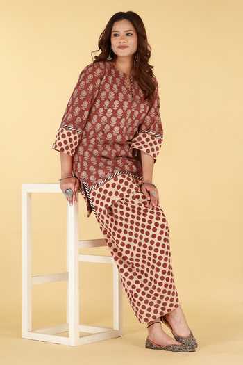 Kalakaari By Sagarika_Off White Cotton Mandarin Collar Floral Print Kurta And Palazzo Set _Online_at_Aza_Fashions