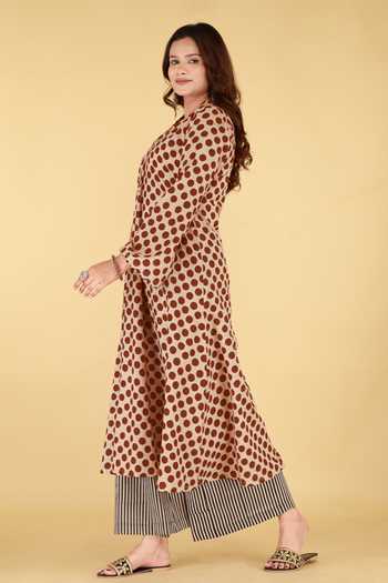 Kalakaari By Sagarika_Off White Cotton V-neck Printed Kurta And Palazzo Set _Online_at_Aza_Fashions
