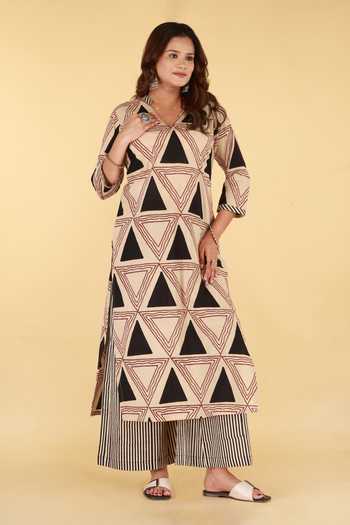 Buy_Kalakaari By Sagarika_Red Cotton V-neck Geometric Print Kurta And Palazzo Set _at_Aza_Fashions