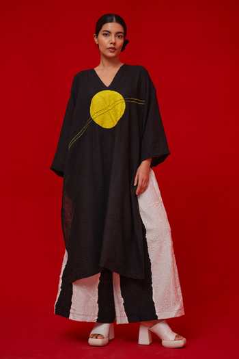 Buy_Stoique_Black Linen Embroidery V-neck Rock Salt Tunic _at_Aza_Fashions