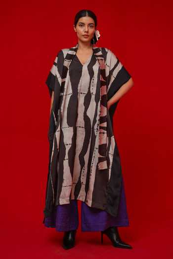 Buy_Stoique_Black Satin V-neck Discover Stripe Print Kaftan _at_Aza_Fashions