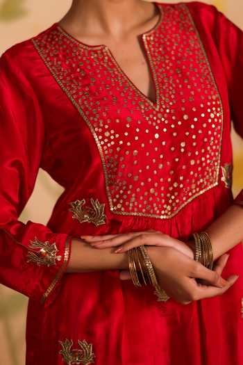 Buy_Pouli Pret_Pink Silk, Cotton, Organza Embroidery, Sequins, Beads, Pearls, Kamla Kurta Set _Online_at_Aza_Fashions