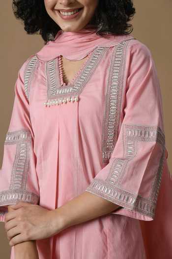 Buy_Jhambthreads_Pink Cotton, Organza Zari V-neck Scallopm Hem Straight Kurta Set _Online_at_Aza_Fashions