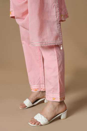 Buy_Jhambthreads_Pink Cotton, Organza Embroidery V-neck Placed Kurta Set _Online_at_Aza_Fashions
