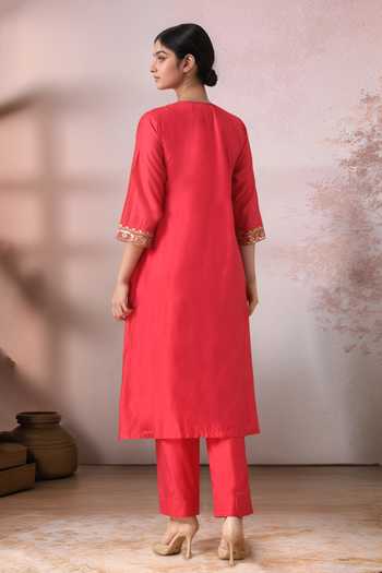 Shop_Jhambthreads_Red Organza, Chanderi Embroidery, Zari Round Neck Straight Kurta Set _at_Aza_Fashions