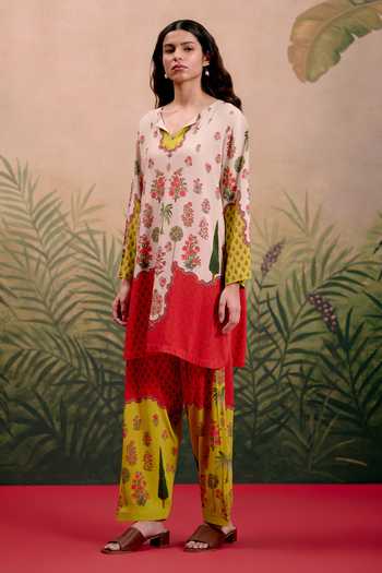 Shop_Shetab Kazmi_Ivory Cotton V-neck Raya Printed Kurta And Pant Set _Online_at_Aza_Fashions