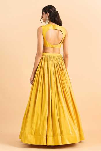 Buy_Roohbyridhimaa_Mustard Organza, Viscose Embroidery, Zari Mandarin Arisa Cape Lehenga Set _Online