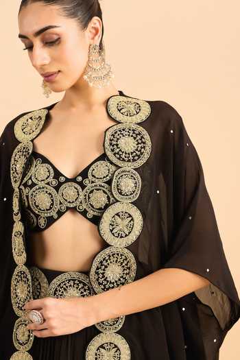 Buy_Roohbyridhimaa_Black Organza, Viscose Embroidery, Beads, Pearls, Zari Border Cape Lehenga Set _Online