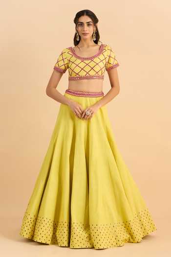 Buy_Roohbyridhimaa_Yellow Silk, Organza, Viscose Embroidery, Sequins Umrah Sitaara Lehenga Set _Online