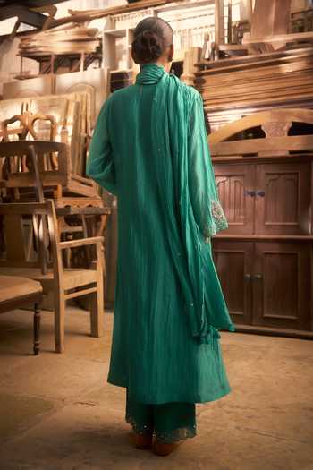 Hirika & Dhruti_Aqua Chanderi Embroidery V-neck Marodi Butti Kurta Set _Online_at_Aza_Fashions