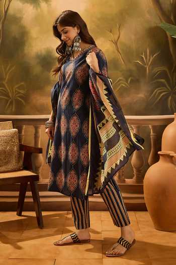 Buy_Jhambthreads_Navy Pure Cotton V-neck Motif Print Kurta Set _at_Aza_Fashions