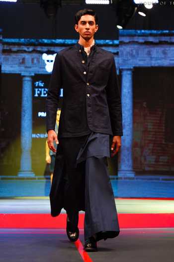 Buy_House Of Three_Blue Cotton, Poplin Hridaya Pleated Wide-leg Trouser _at_Aza_Fashions